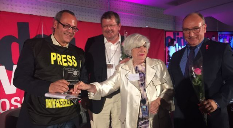 Türkiye Gazeteciler Sendikası'na uluslararası dayanışma ödülü!