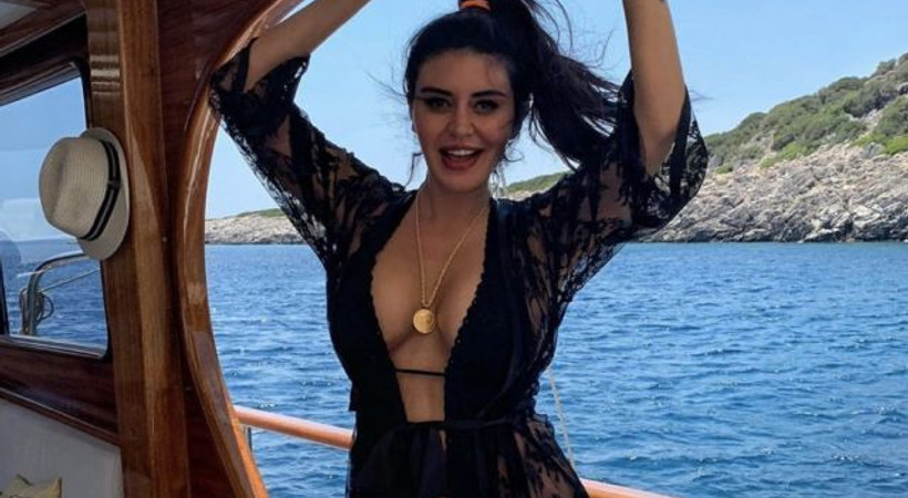 Ebru Polat'ın tatil pozu sosyal medyayı salladı