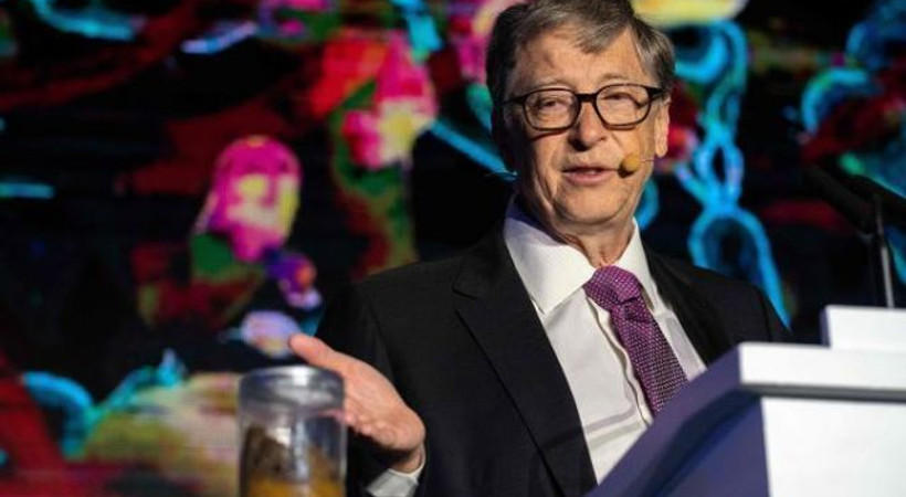 Bill Gates sahneye dışkıyla çıktı!