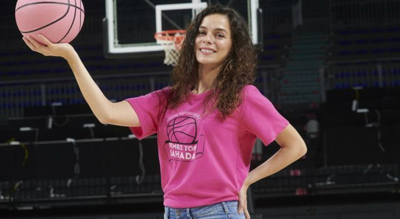 Pembe Top Özge Özpirinçci’ye emanet