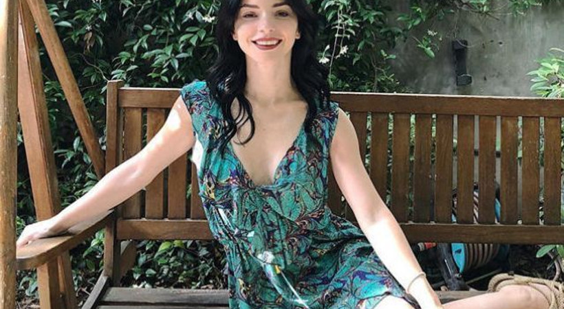 Merve Boluğur'dan yıkılmadım pozu!