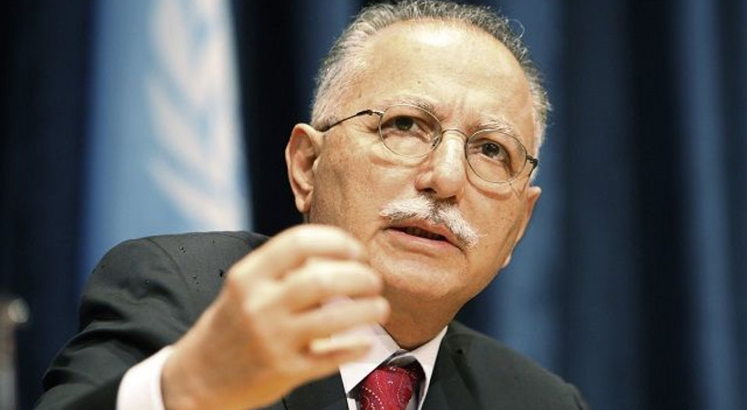 Ekmeleddin İhsanoğlu ile gazeteci arasında 'ekmek' gerginliği!