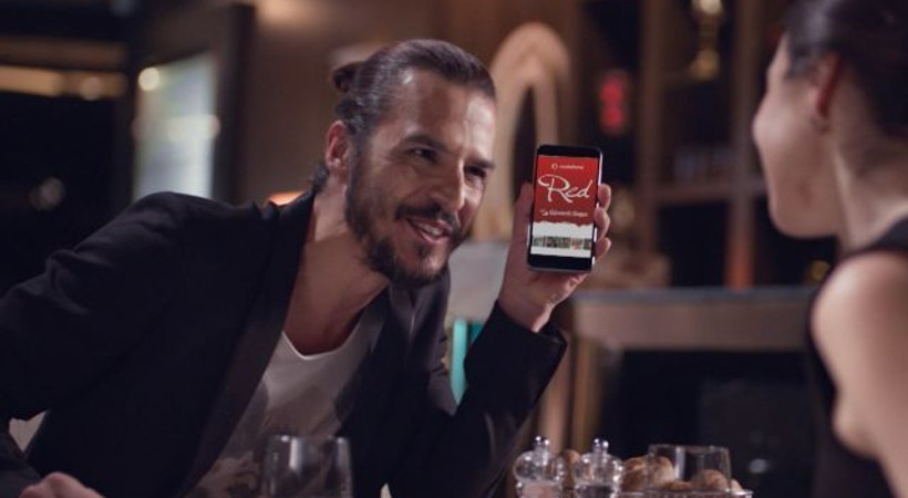 Ünlü oyuncu Vodafone'un yeni reklam yüzü oldu!