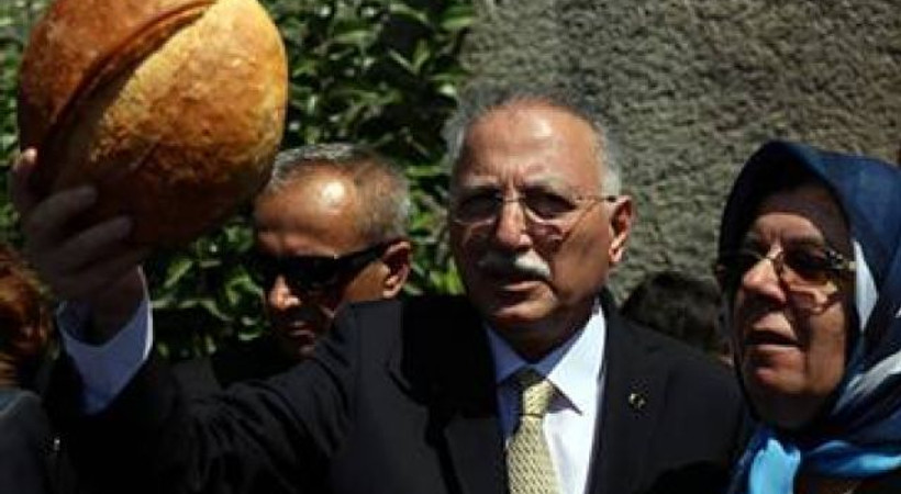 İhsanoğlu'ndan 'Ekmek' esprisine yanıt