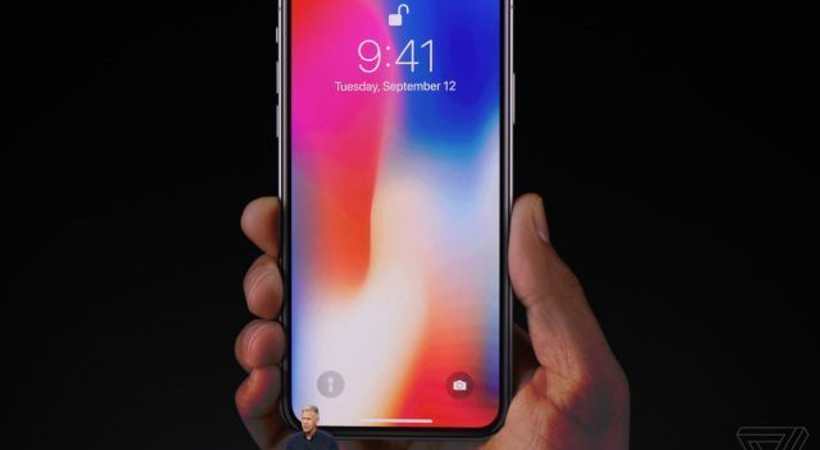 Apple merakla beklenen iPhone X ve iPhone 8'i tanıttı!