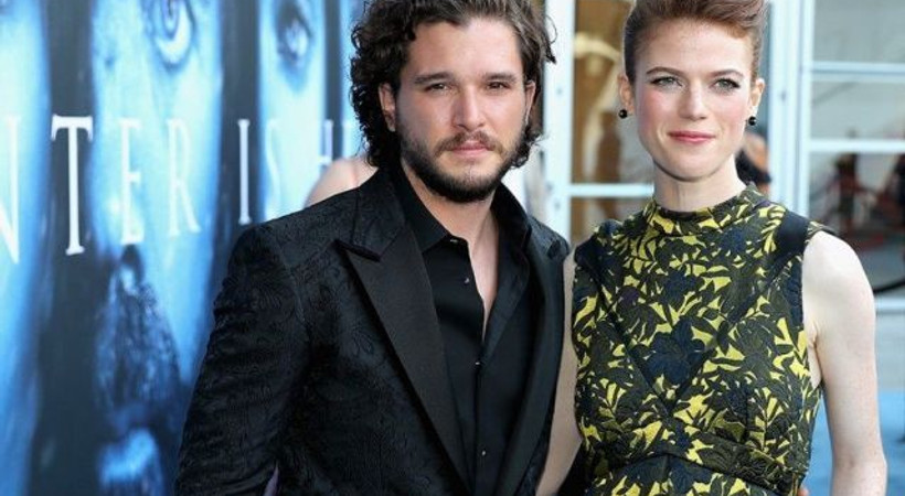 Game of Thrones'un Jon Snow'u eşini aldattı, çıplak pozları internete sızdı!