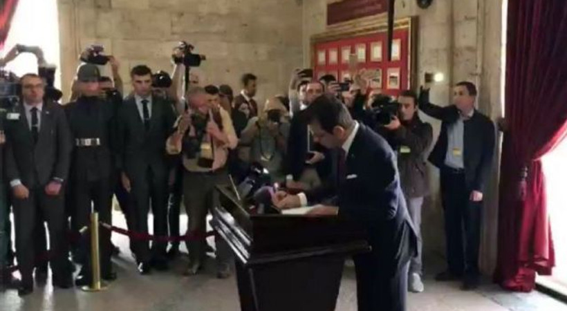 Ekrem İmamoğlu Anıtkabir'i ziyaret etti!
