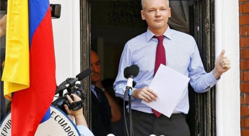Wikileaks'in kurucusu Julian Assange'dan açıklama: 'Teslim olurum!'