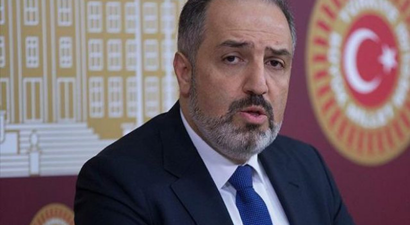 Hande Fırat duyurdu: AK Parti milletvekili Yeneroğlu, partideki tüm görevlerinden istifa ettiğine dair yazıyı yetkililere verdi