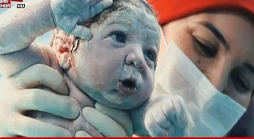 a Haber'in 'asker selamı veren bebek' haberi sosyal medyayı salladı