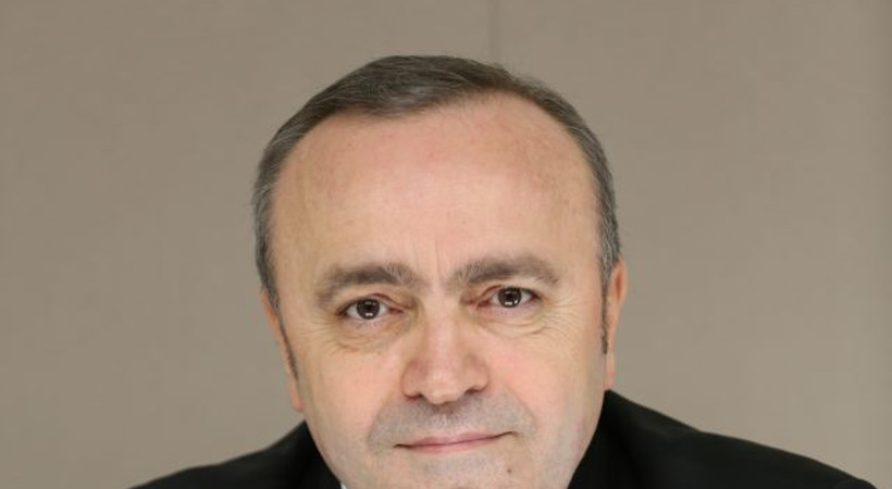 Milliyet yazarına Twitter'dan tebligat!