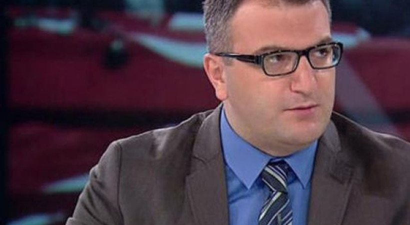 Cem Küçük: Her şeyi çantada keklik görmemek gerekiyor
