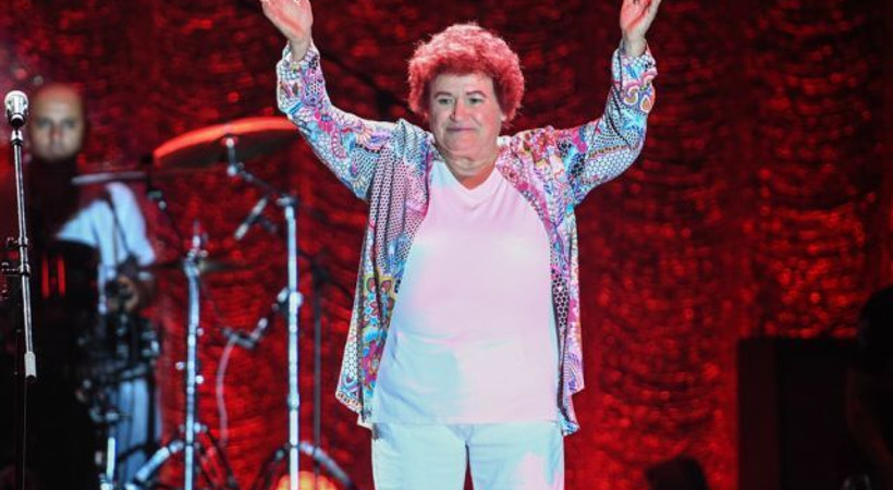 Selda Bağcan 7 kez 'bis' yaparak bir rekora imza attı