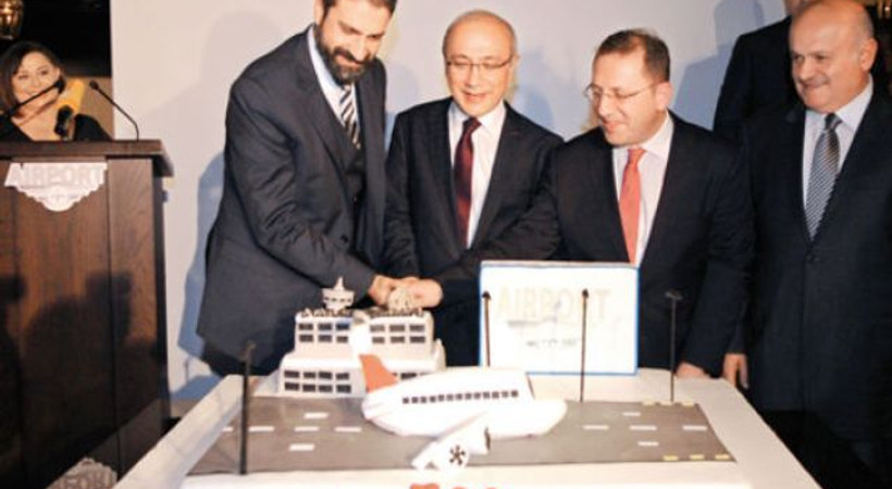 Habertürk'te 'tatlı' kutlama! Pastayı Bakan ile birlikte kestiler