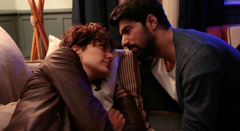 Engin Akyürek ve Bergüzar Korel’den 'Sevgililer Günü' sürprizi