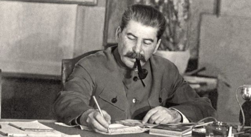 Booker ödüllü Rus yazar: Stalin, Hitler’in Leningrad kuşatması planına alet oldu