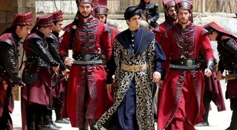 'Muhteşem Yüzyıl Kösem'de Sultan Osman tahta çıkıyor! İşte fragman...
