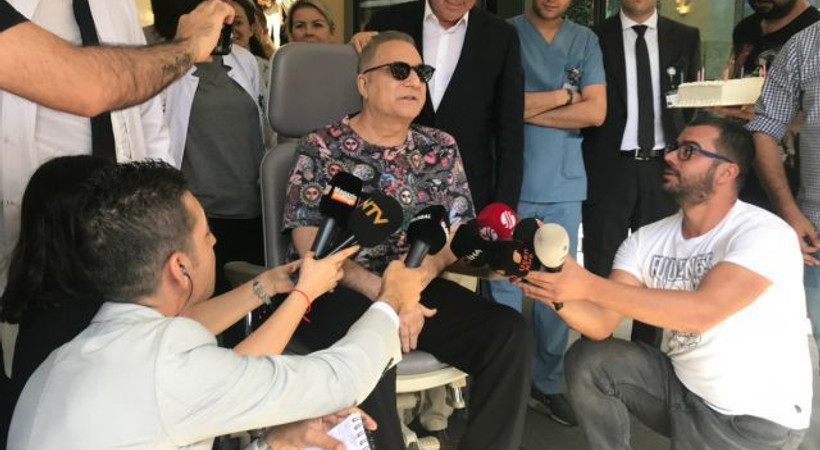 Gözyaşlarını tutamadı... Mehmet Ali Erbil taburcu oldu!