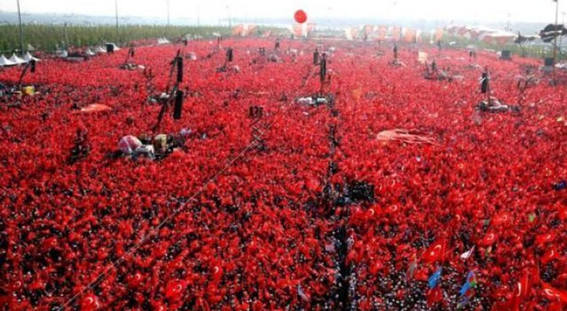 İngiliz basını 'Demokrasi ve Şehitler Mitingi'ni böyle gördü!