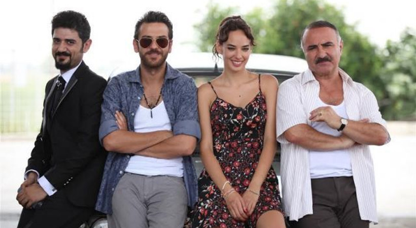 Başrol oyuncuları film için stüdyoya girdi
