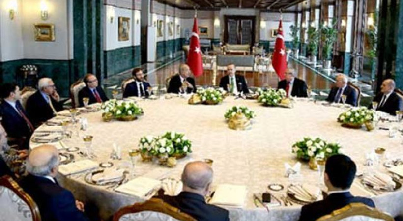Erdoğan, akademisyen ve yazarlarla Saray'da biraraya geldi. Davete kimler katıldı?
