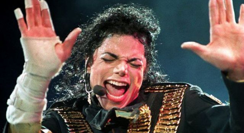 Dünyayı sarsan belgeselin ardından Michael Jackson heykeli o müzeden kaldırılıyor!