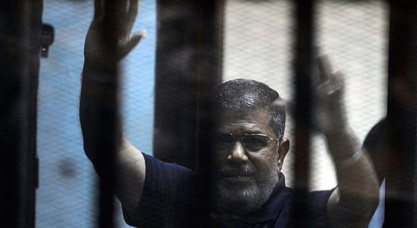 Gazeteci ve yazarlar Mursi'ye destek için bunu yaptı!