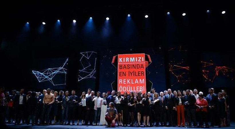 En 'kırmızı' gece! Reklam sektörünün en iyileri ödüllerini aldı