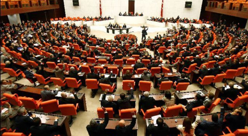 Gazetecilere baskılar arttı, Meclis göreve çağrıldı!
