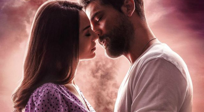Ağır Romantik filminin afişi görücüye çıktı!