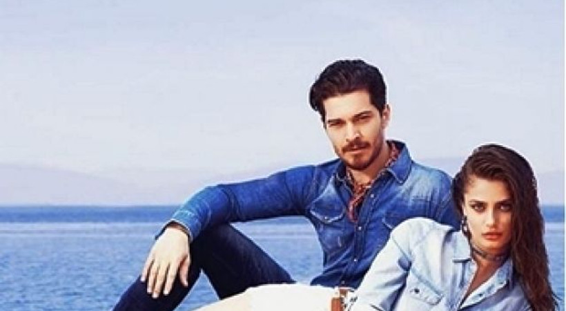Çağatay Ulusoy'dan son reklamında servetlik öpücük