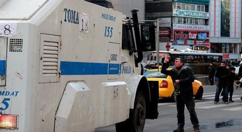 TOMA'ya direnen gazetecinin 3 yıl hapsi isteniyor!