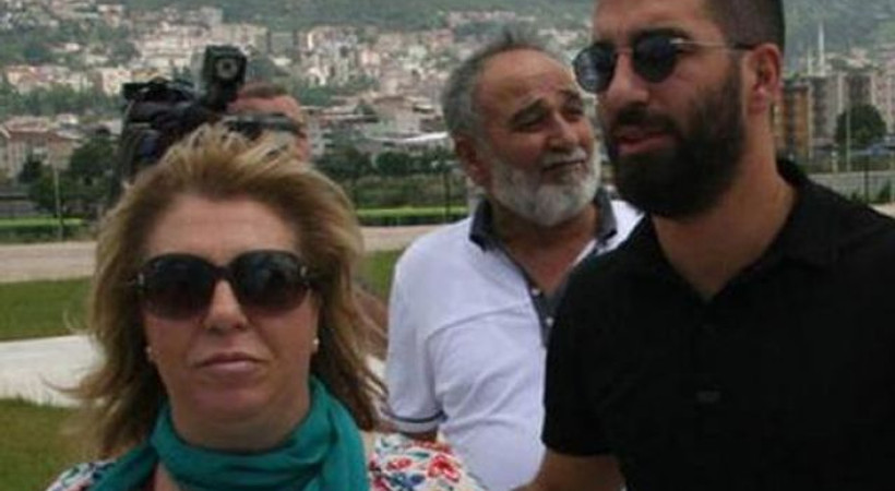 Gazeteci Bilal Meşe'ye saldıran Arda Turan'ın annesi de konuştu
