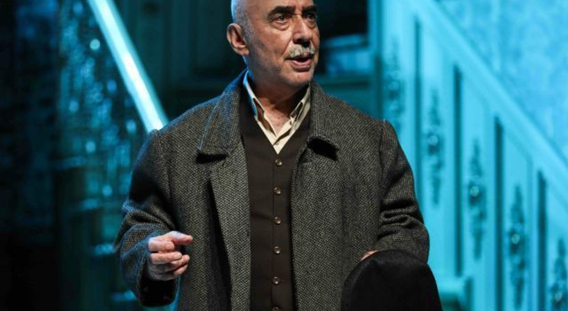 Usta oyuncu Şener Şen'e büyük ilgi!