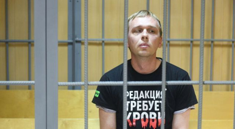Rusya’nın üç büyük gazetesinden ev hapsine gönderilen gazeteciye manşetten destek: Hepimiz Ivan Golunov'uz