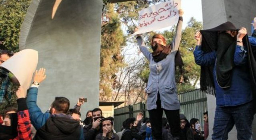 İran basını protestolara ne kadar yer veriyor?