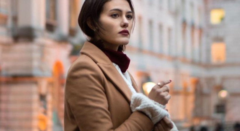 Oyunculuk eğitimi almak için Londra'ya gitti