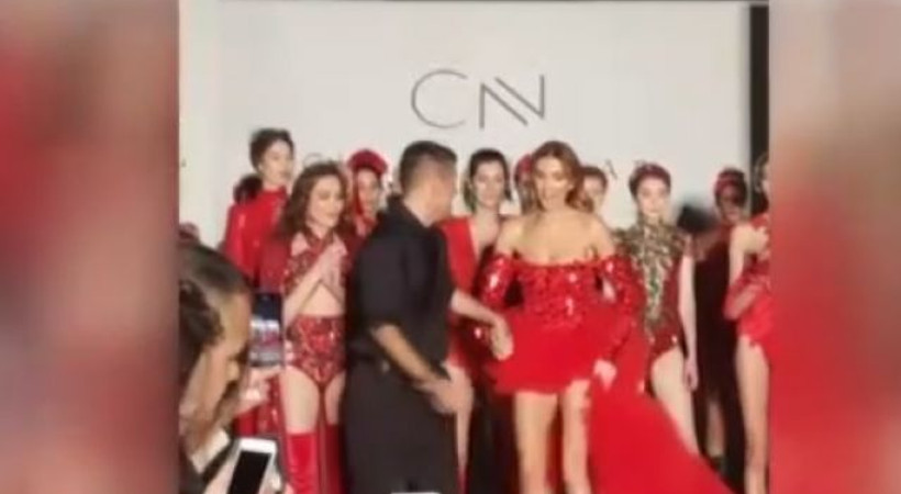 Özge Borak podyumda hüsrana uğradı!