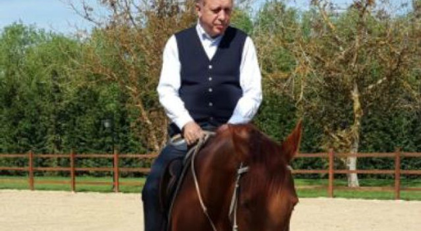 Cumhurbaşkanı Erdoğan yıllar sonra at üstünde