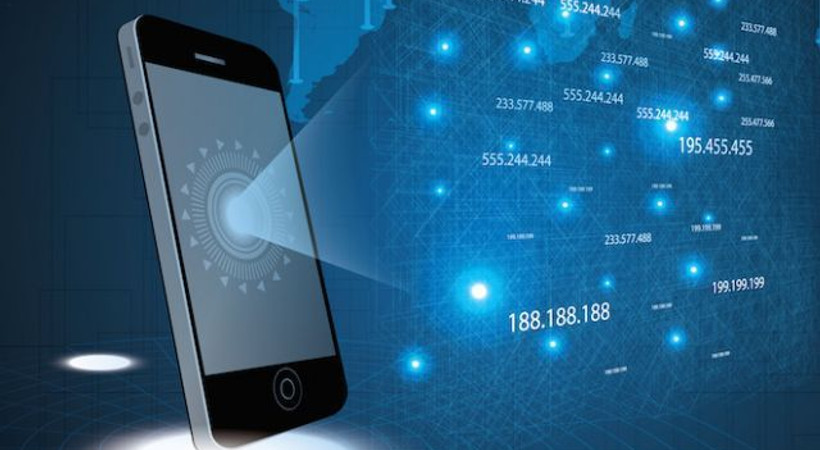 'Şirinler, tek SMS'le telefonunuzu ele geçirebilir'