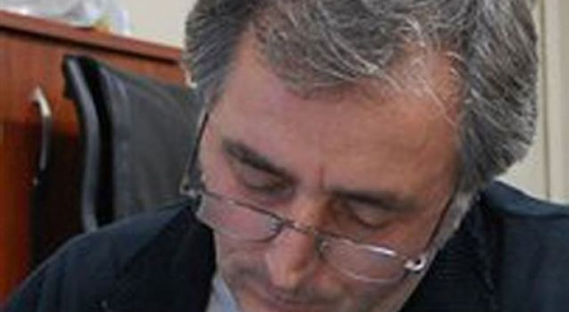 Karikatürist Sefer Selvi kadınlardan özür diledi!