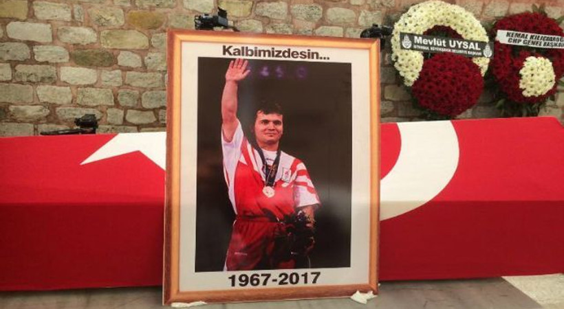 Naim Süleymanoğlu son yolculuğuna uğurlandı!