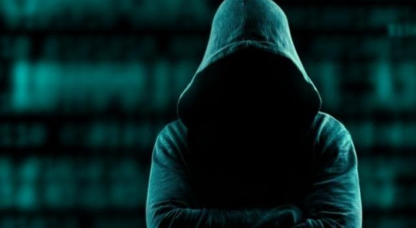 Ünlülerin başına bela olan hackerlar yakalandı! Şantaj, ahlaksız teklif...