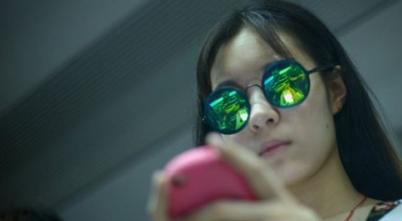 20 saat cep telefonuna bakan kadın ölüm tehlikesi atlattı!