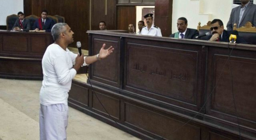 Mısır mahkemesi, tutuklu El Cezire muhabirleriyle ilgili kararını verdi!