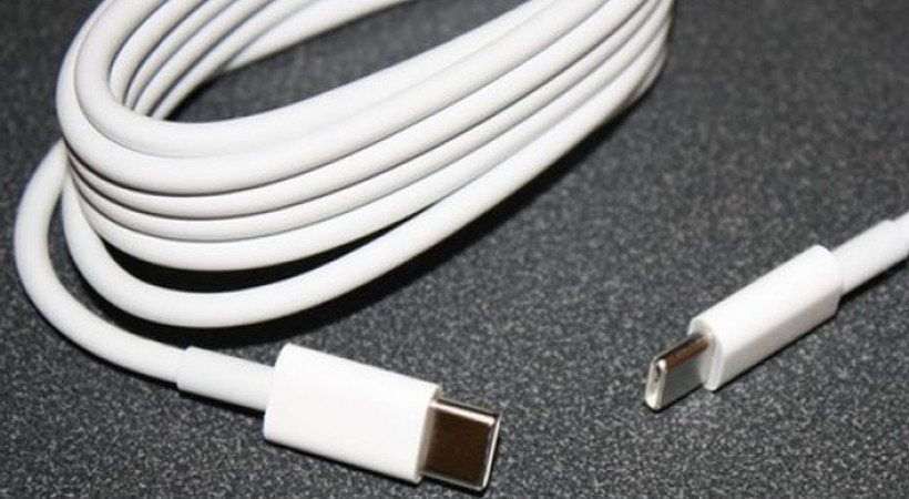 Apple o kablolarını geri topluyor