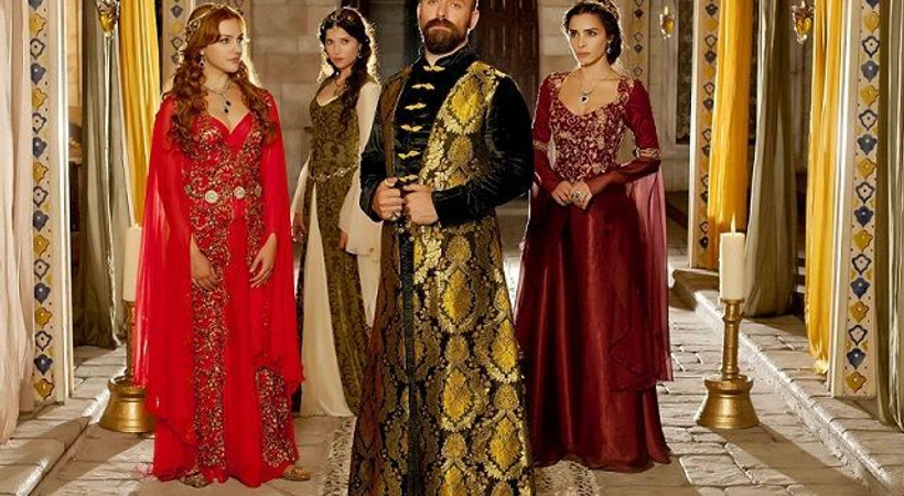 'Muhteşem Yüzyıl'ın filmini bekleyenlere kötü haber!