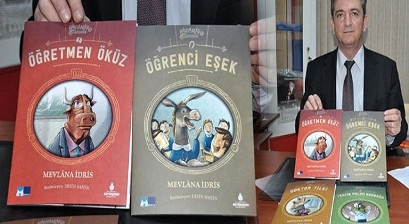 Öğrencilere dağıtılan bu kitaplar tepki çekti!