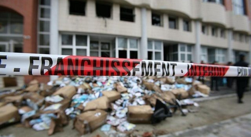 Önce Charlie Hebdo'ya ardından medyaya!
