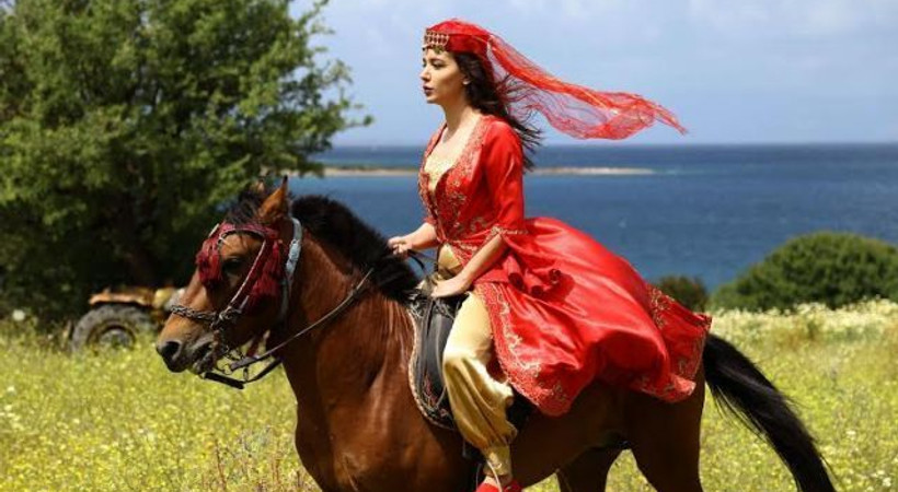 FOX TV'nin yeni dizisi 'Hayat Sevince Güzel'den ilk tanıtım geldi!